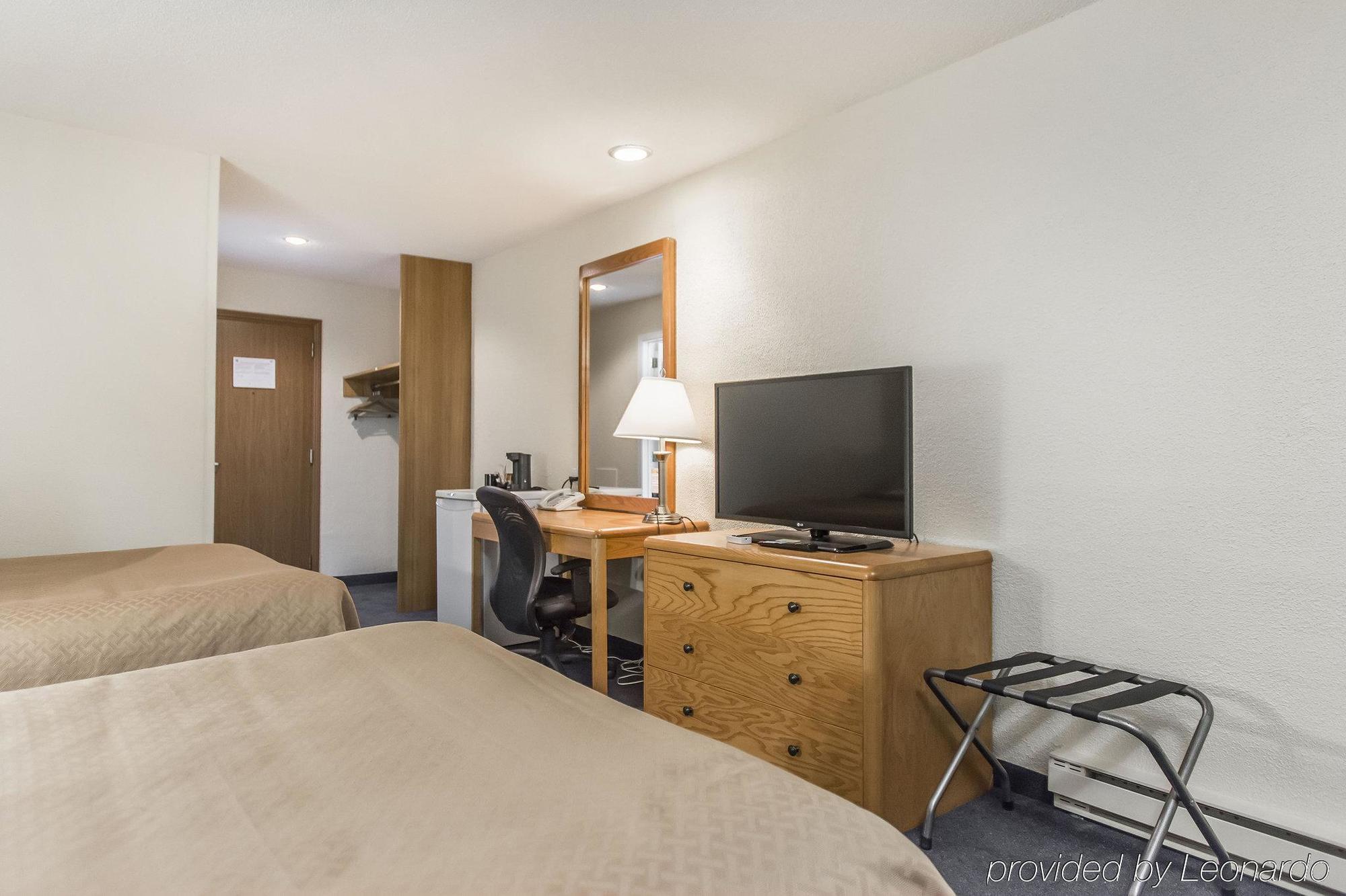 Rodeway Inn Grand Falls Buitenkant foto