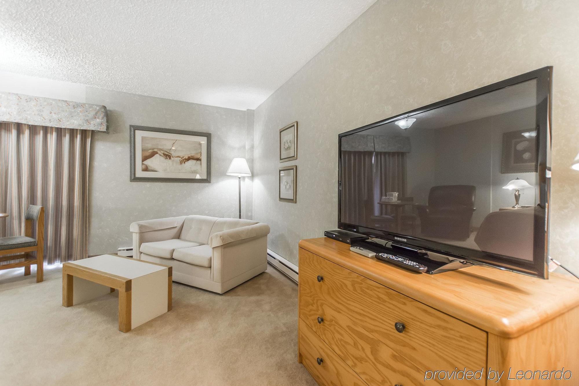 Rodeway Inn Grand Falls Buitenkant foto