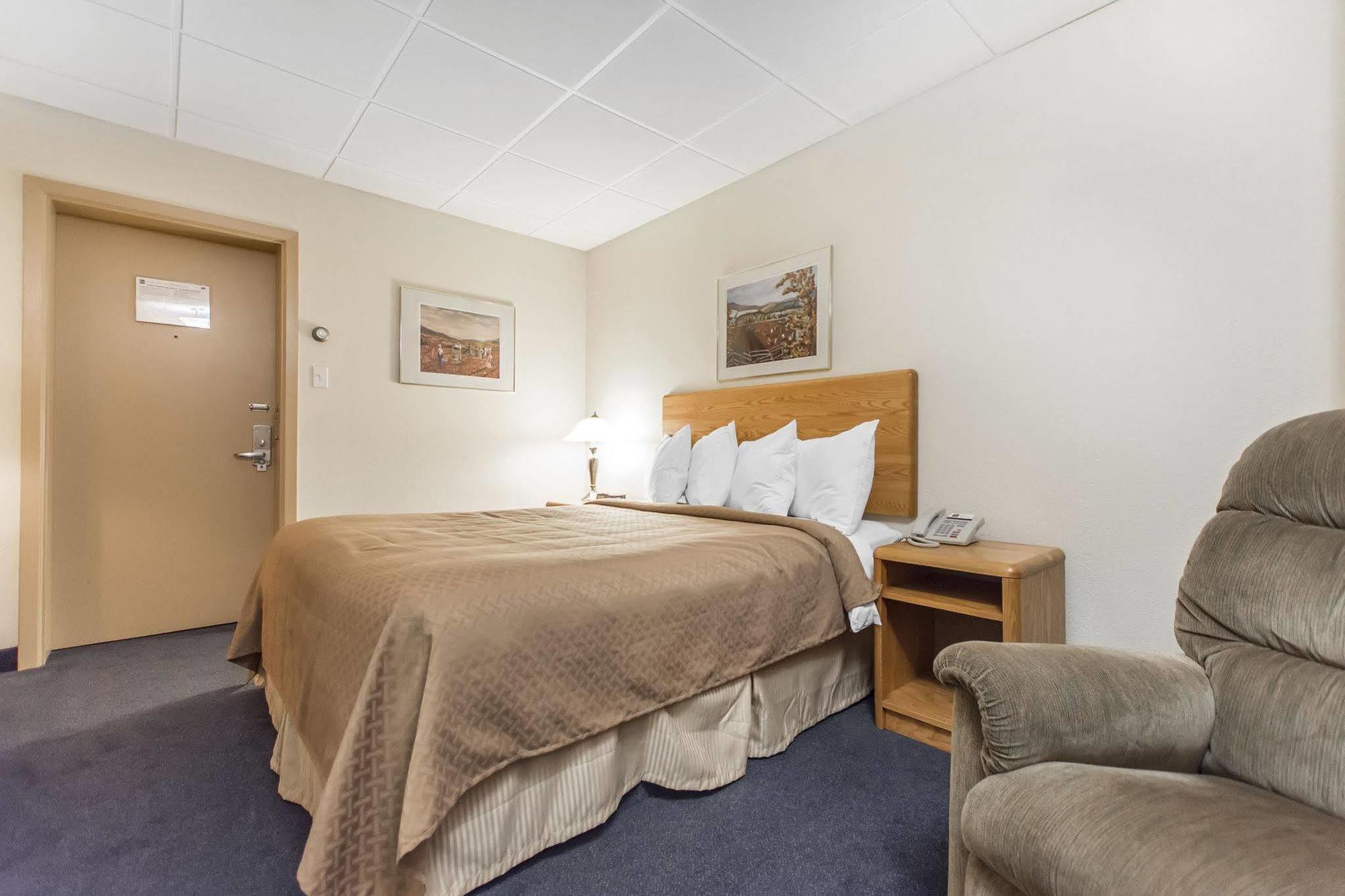 Rodeway Inn Grand Falls Buitenkant foto